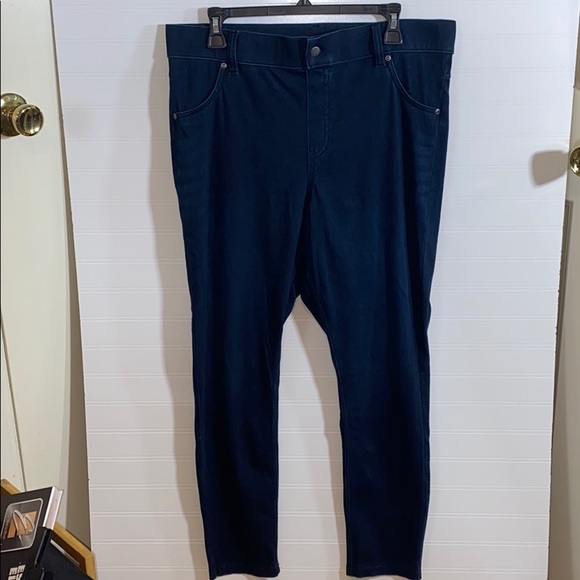 HUE Pants - 🤩HP🤩Hue Jean Leggings Size 1X